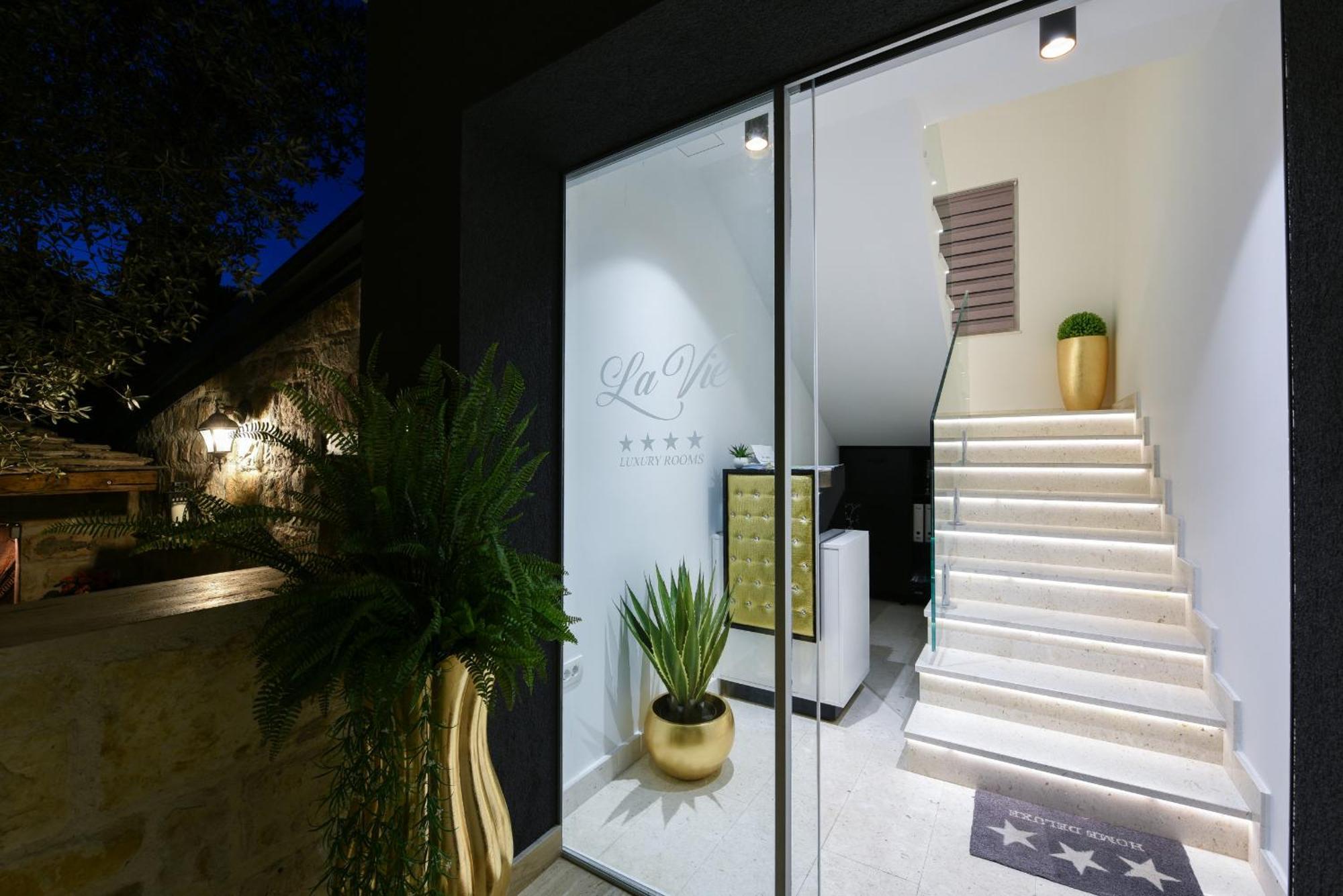 Lavie Zadarvillas *